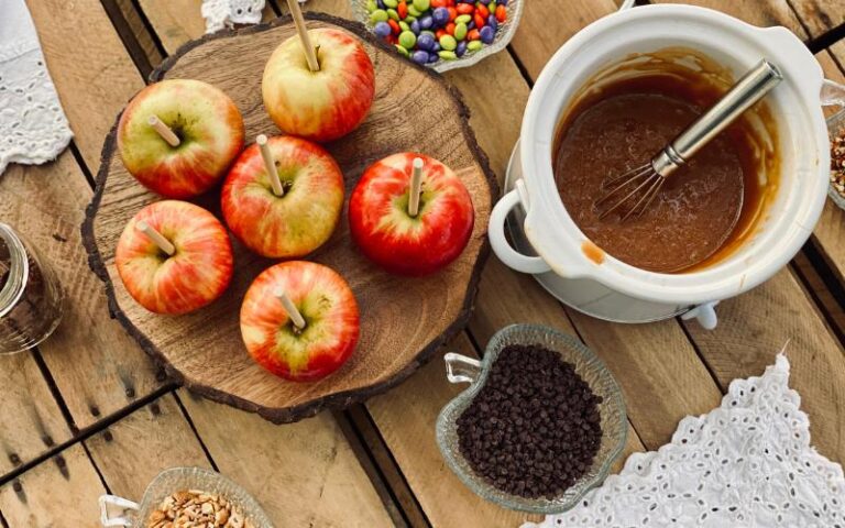 100 Ultimate Fall Bucket List Ideas & Activities